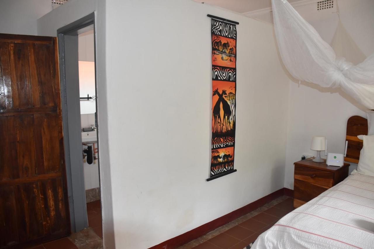 Bed and Breakfast Tabonina Bis à Livingstone Extérieur photo