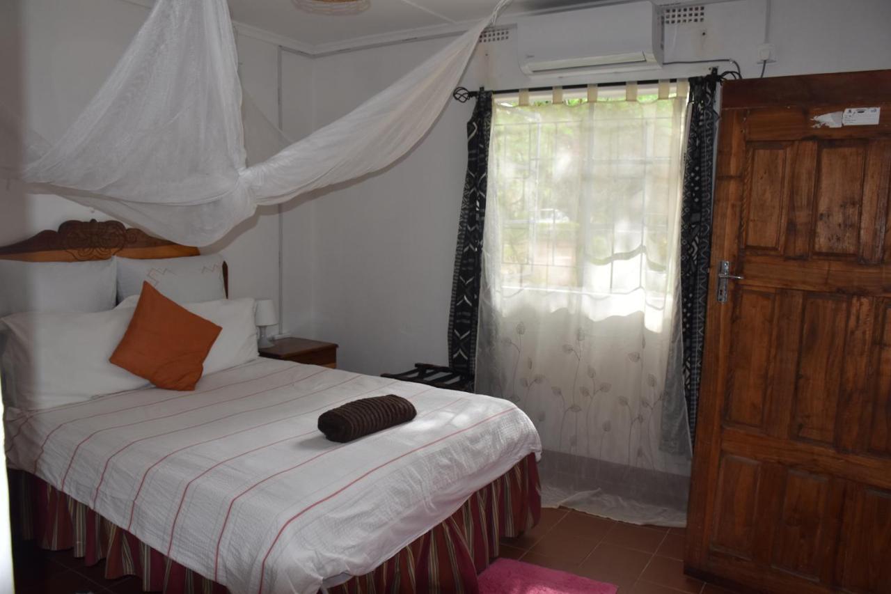 Bed and Breakfast Tabonina Bis à Livingstone Extérieur photo