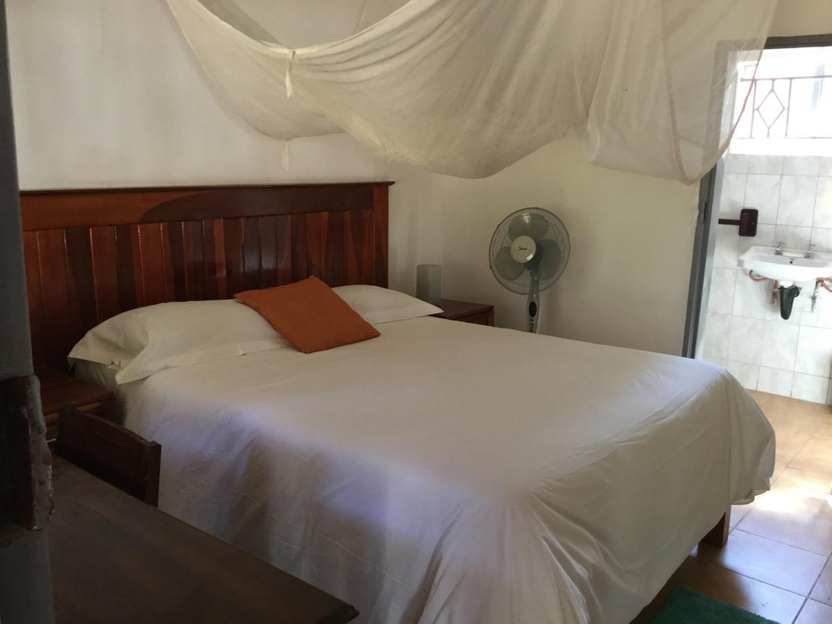 Bed and Breakfast Tabonina Bis à Livingstone Extérieur photo